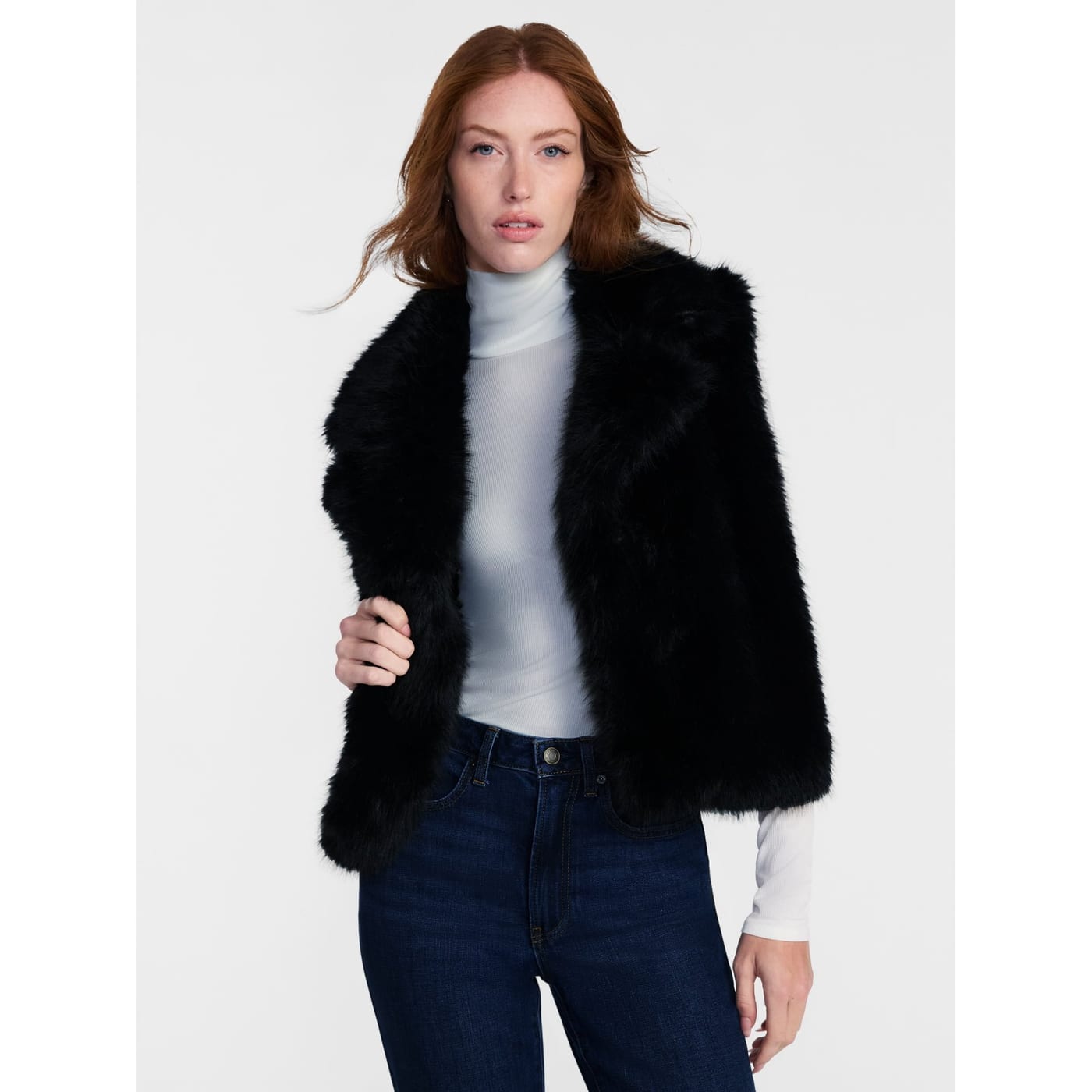 Scenario Women's Black Faux Fur Vest